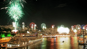 Feu d'artifice sur Funchal Madere